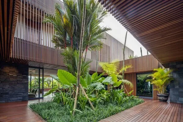 Top 10 Benefits of Exterior Wood for Outdoors