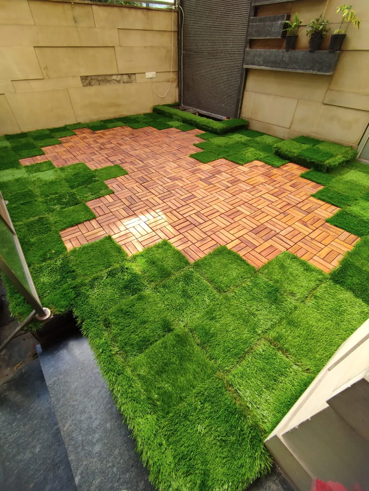 IPE Tiles