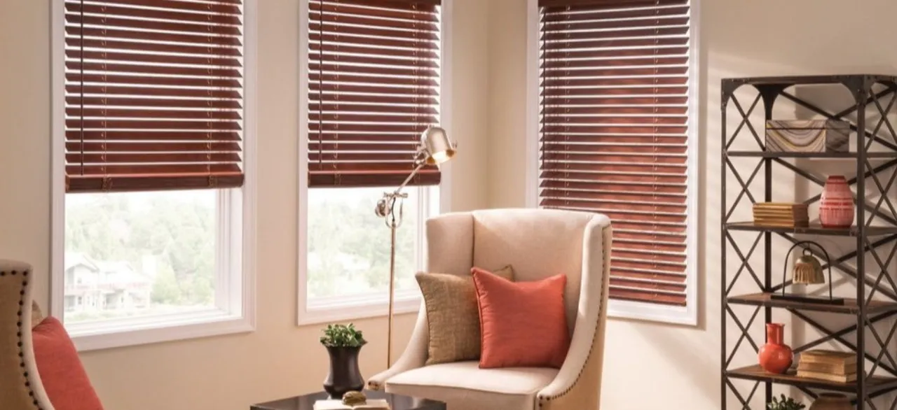 Collinear Blinds